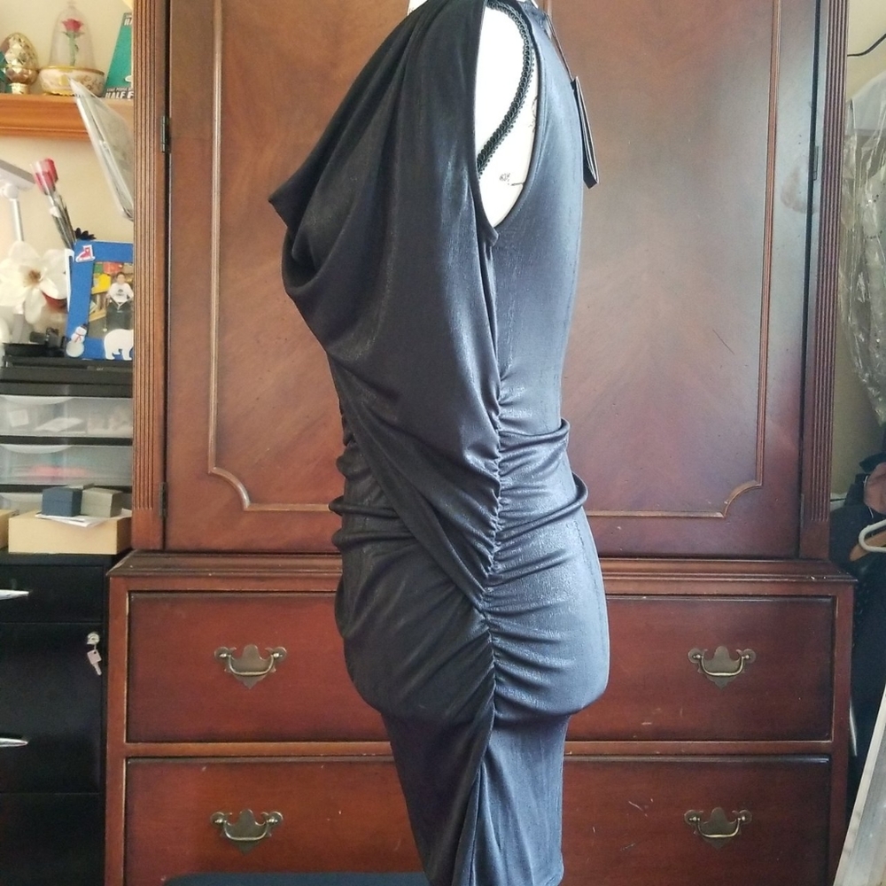Dress - Picture 3 of 4